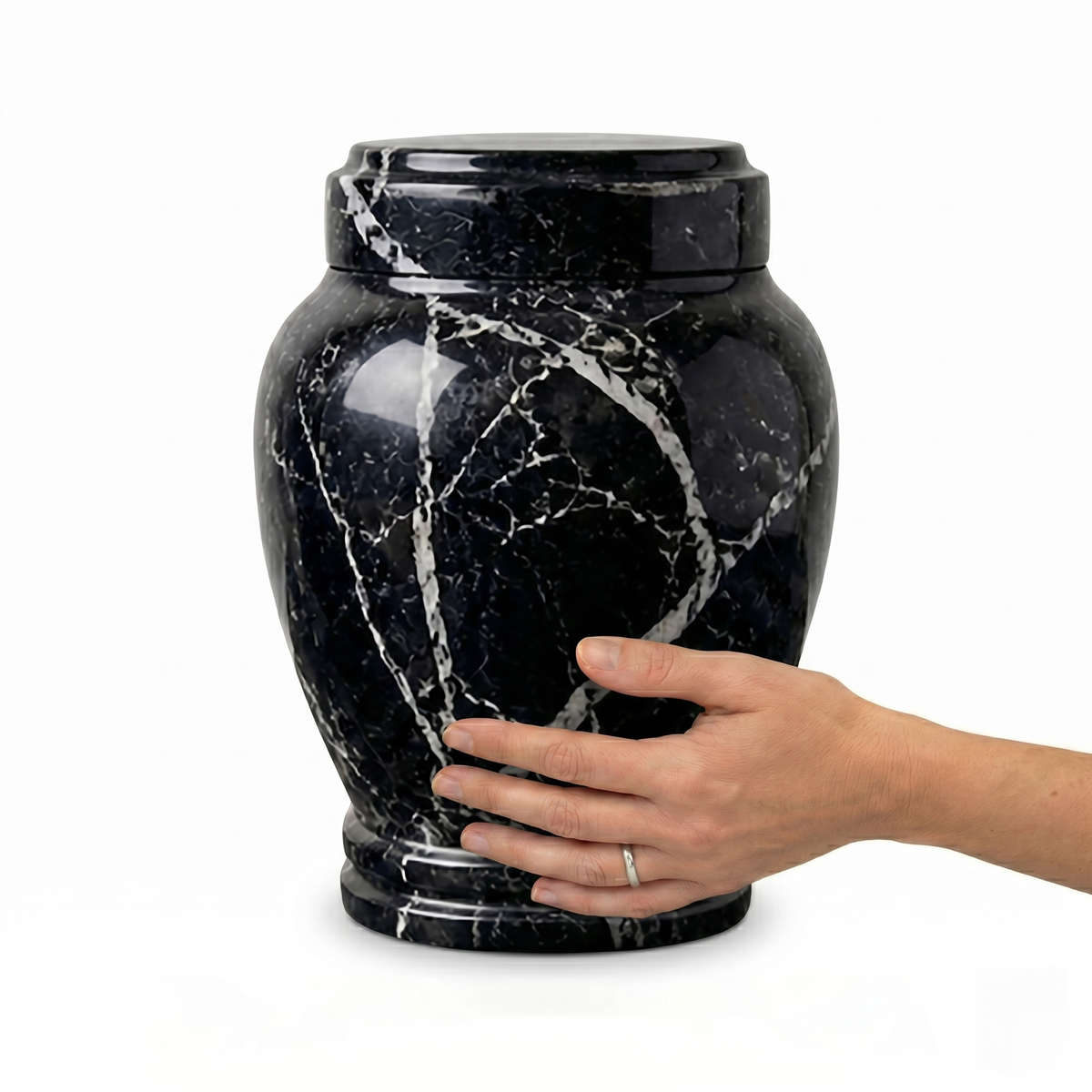 Zuri cremation urn, 4.0 size scale view