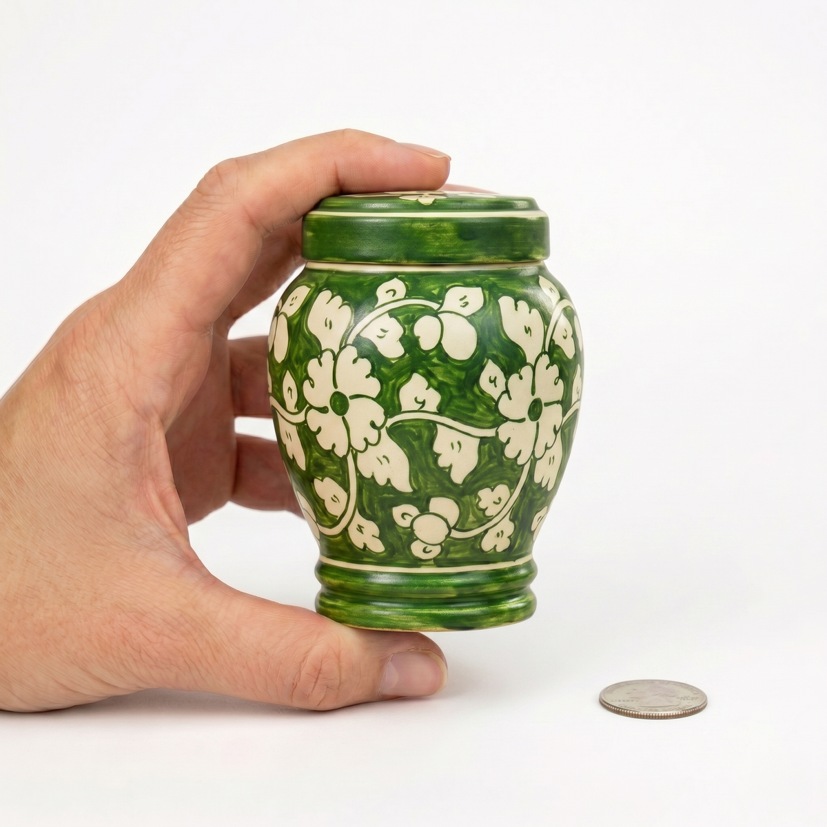 Alder cremation urn, MINI size scale view