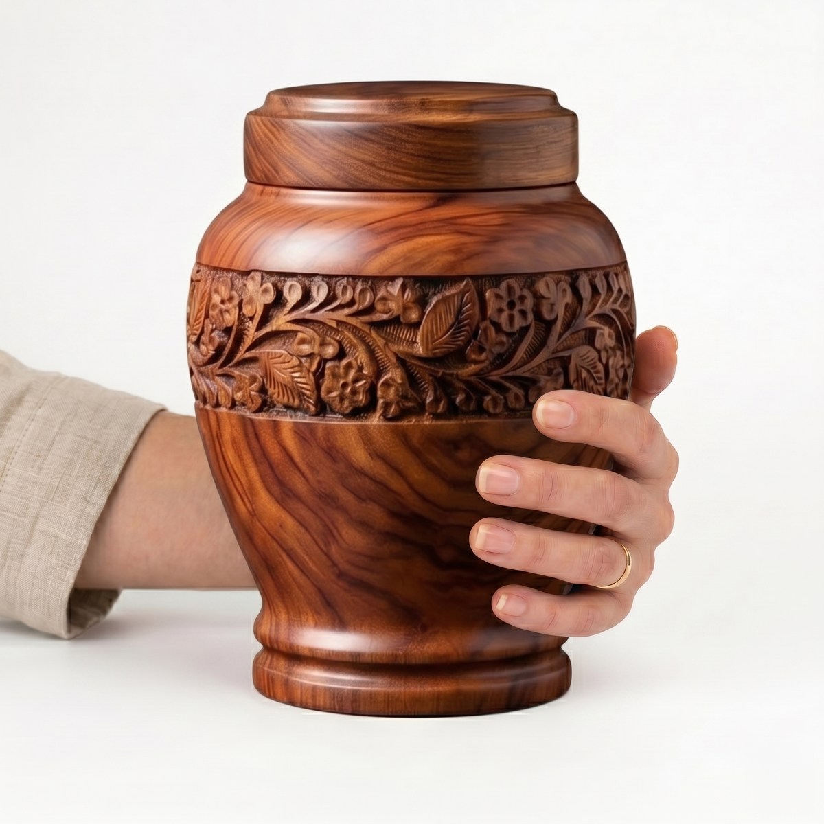 Anish cremation urn, 3.0 size scale view