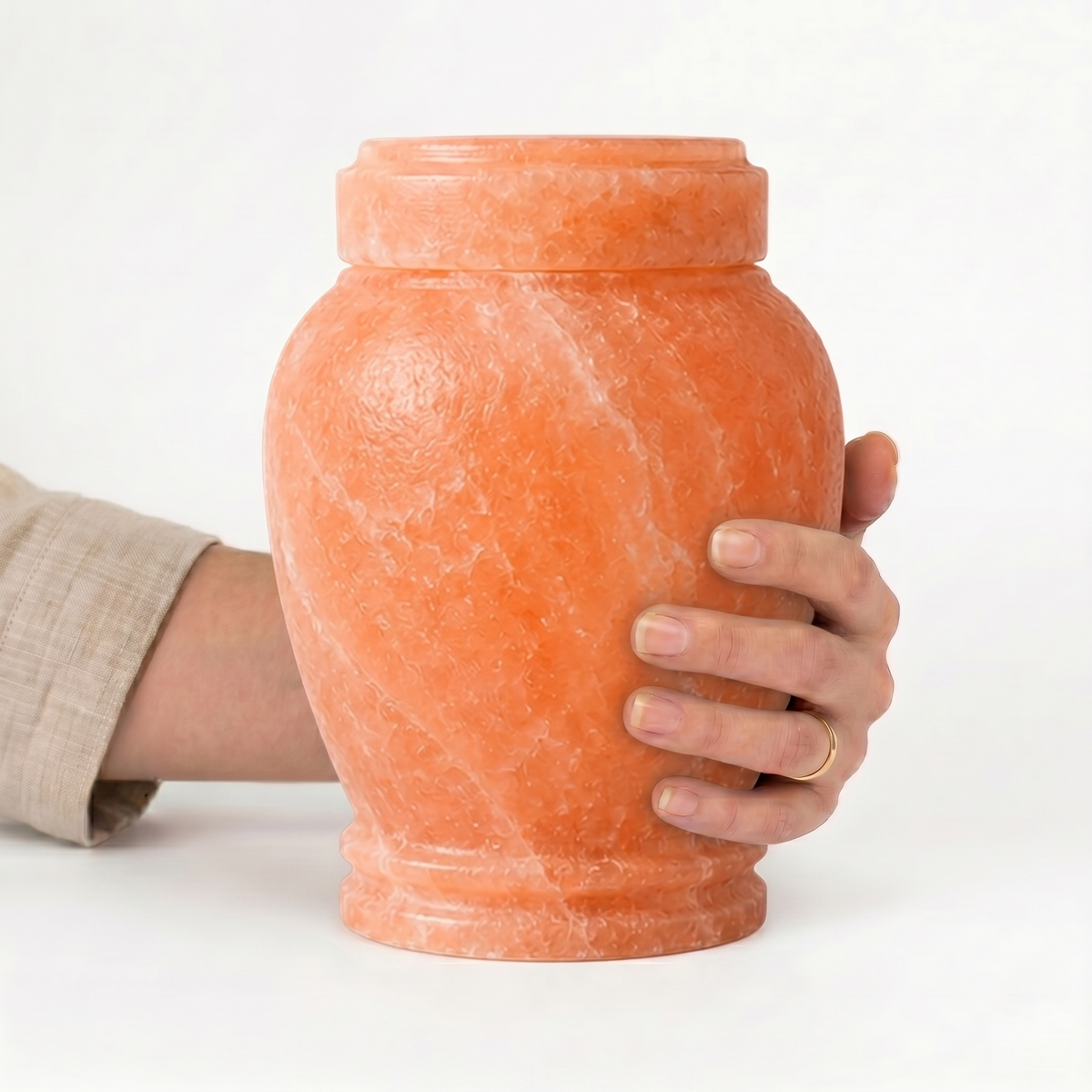 Dahlia cremation urn, 3.0 size scale view