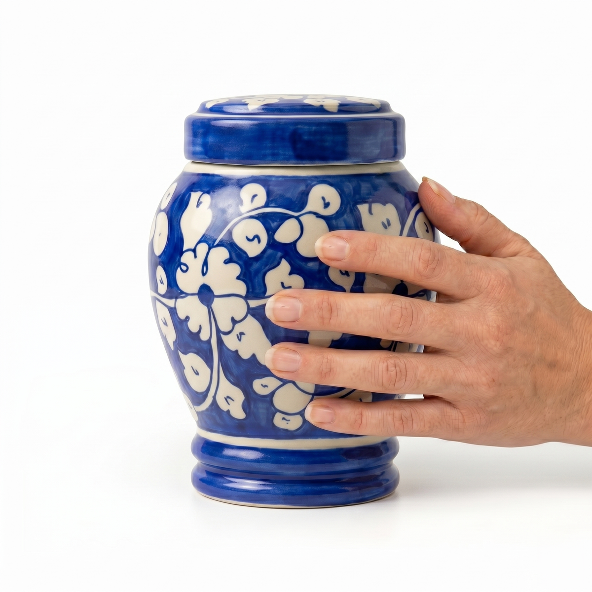 Mina cremation urn, 1.0 size scale view
