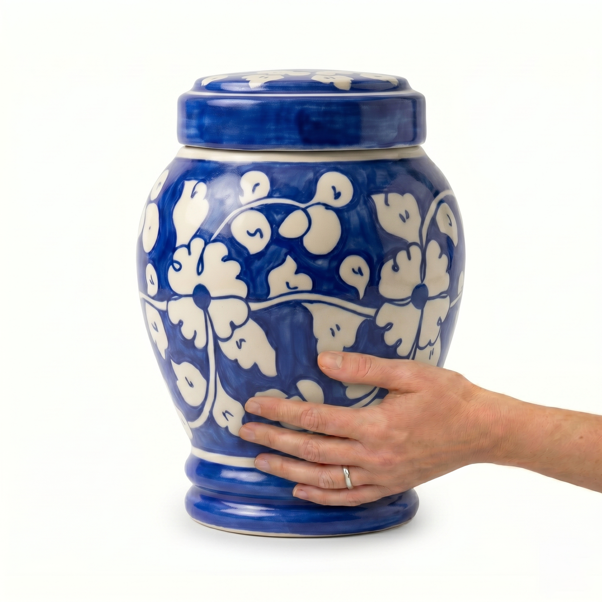 Mina cremation urn, 4.0 size scale view