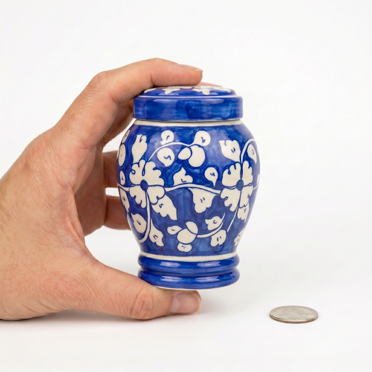 Mina cremation urn, MINI size scale view