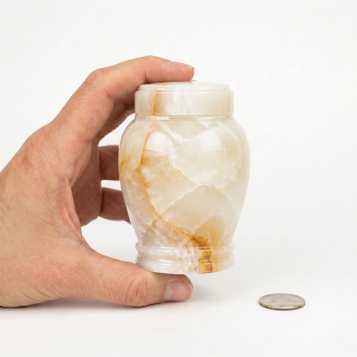 Suki cremation urn, MINI size scale view